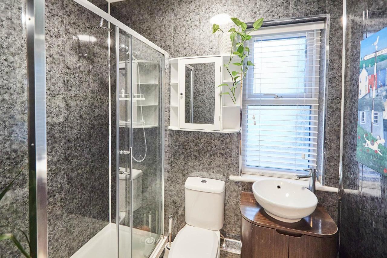 Host & - Seas The Day Apartment